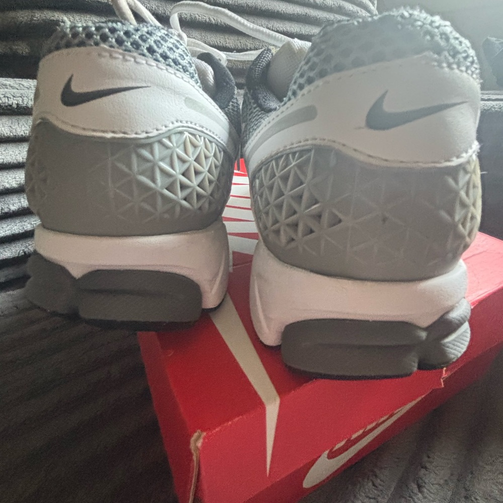 Nike Black, Gray & White Men's Athletic Sneakers - Picture 5 of 6